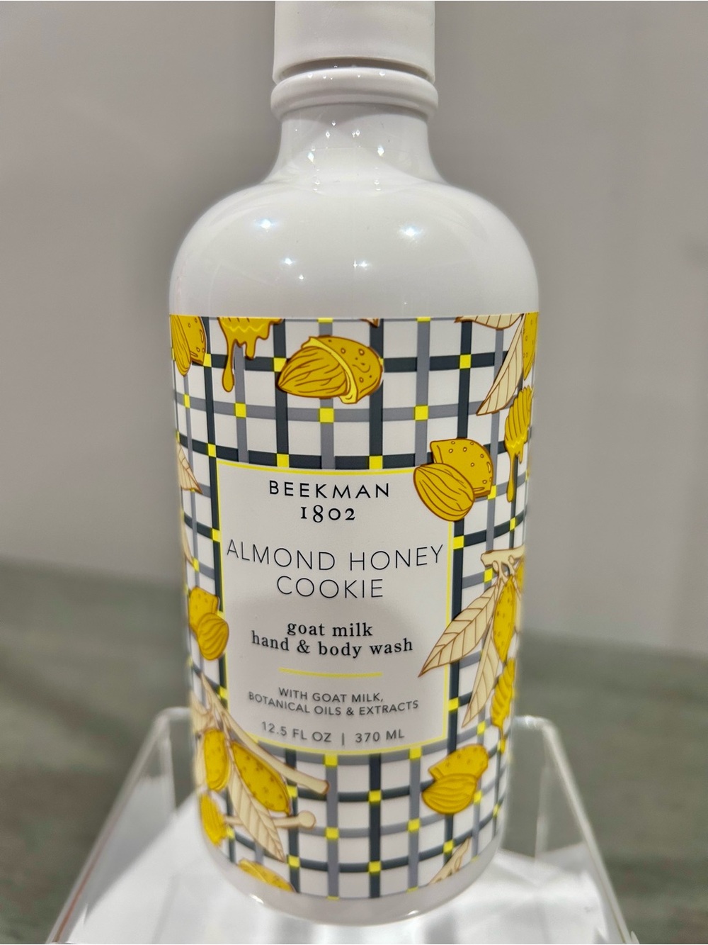 Beekman 1802 Almond Honey Cookie Goat Milk Body Wash - with pump
